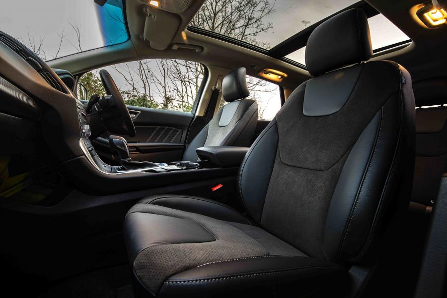 Интерьер Ford Edge ST-Line 2017 года  (UK) (фото 10 из 13)